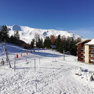 1 Pièce Plagne Village 4 Personnes 2050 M Pied Des Pistes La Plagne
